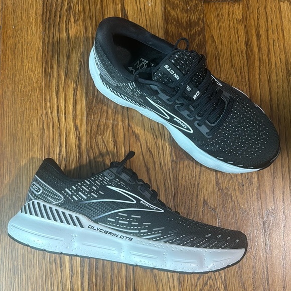 Brooks women’s shoes new without tags - Picture 1 of 6